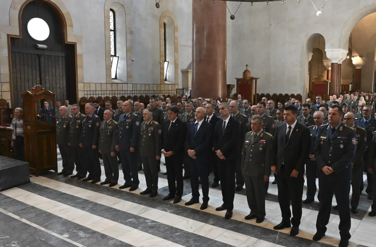 Председник Петров и судија Бањац на свечаном обележавању крсне славе Војске Србије